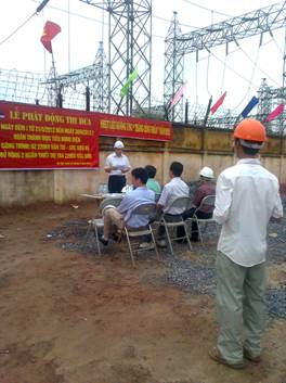 Đồng chí Nguyễn Mạnh Hà – PTGĐ CTCP Sông Đà 11 đọc diễn văn tại lễ phát động đợt thi đua