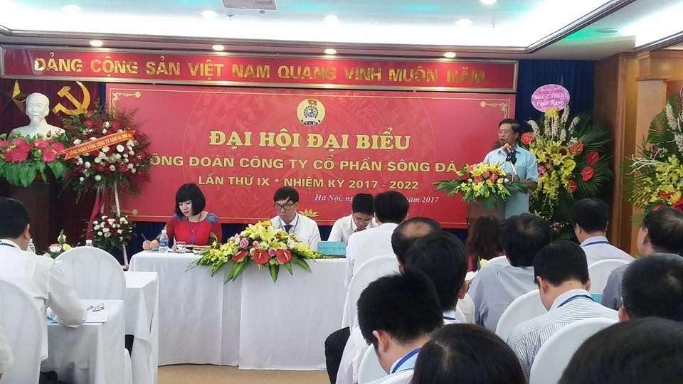 đ/c Nguyễn Văn Sơn - Bí thư Đảng ủy, CT HĐQT Công ty phát biểu chỉ đạo Đại hội
