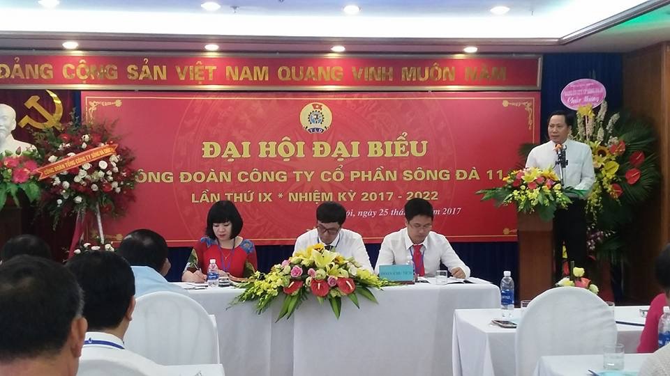 đ/c Lê Văn Tuấn - P.Bí thư Đảng ủy, TGĐ Công ty phát biểu trả lời các ý kiến tham luận của CBCNV 