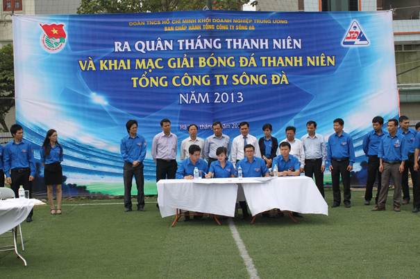 ĐTN Sông Đà 11 tham gia ký Giao ước thi đua Tháng Thanh niên năm 2013