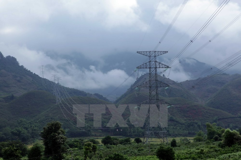 Đường dây 500 kV Sơn La - Lai Châu. (Ảnh: Lê Hữu Quyết/TTXVN)