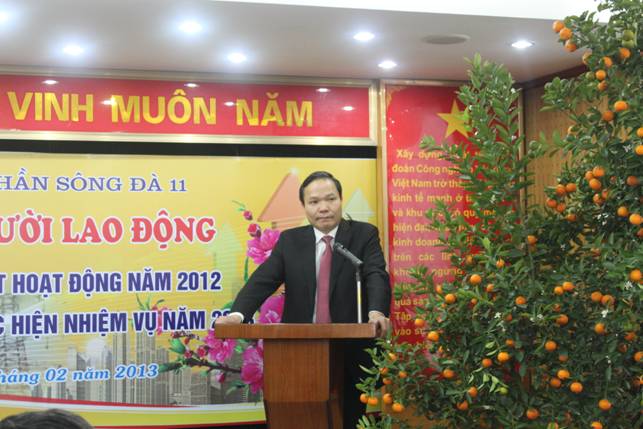 Đồng chí Lê Văn Châu - Phó Bí thư Đảng bộ, Tổng Giám đốc Tổng Công ty Sông Đà phát biểu chỉ đạo tại Hội nghị