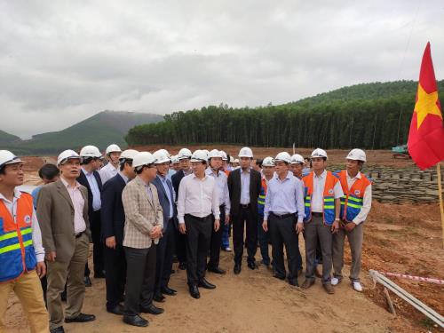 Phó Thủ tướng Chính phủ Trịnh Đình Dũng kiểm tra tiến độ thi công Dự án Đường dây 500 kV mạch 3